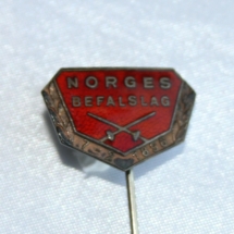Logo nål for Norgesbefalslag etablert 7/2 1896 og er forløperen til Norsk Offisersforbund