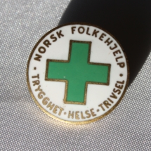 norsk-folkehjelp-og-1-mai-merker-014