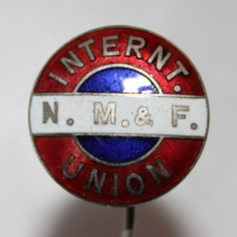 Norsk Matros- og Fyrbøter-Union nål etablert i 1910 skiftet navn i 1933 til Norsk sjømannsforbund