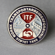 Norsk Transport Arbeiderforbund medlems pin i bruk fra 2016 - gitt av Morten Hagen