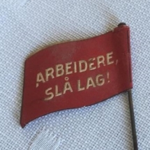 1 mai merke 1933 bakside. Merke ligger i samlingen til M. Østby