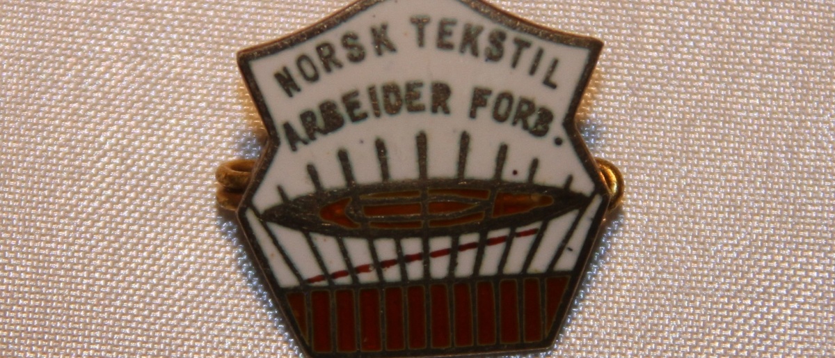 Norsk Tekstilarbeiderforbund merke m/ tvernål (etb 1924 gikk inn i Bekledningsarbeiderforbundet i 1969)